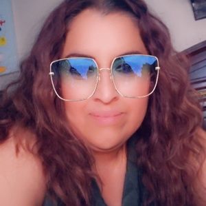 Meet your Posher, Miriam